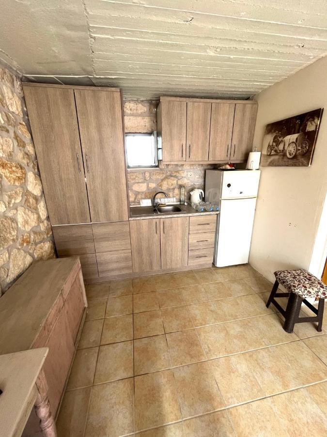 Villa Katerina'S Rest Stone Ηouse à Khárakas Extérieur photo