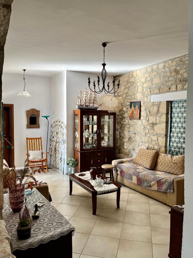 Villa Katerina'S Rest Stone Ηouse à Khárakas Extérieur photo
